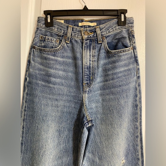 NWOT Levi’s High Loose Flare Ripped Distressed Ultra High Rise Jeans Size 27 - Picture 7 of 16